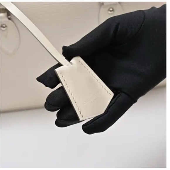 Louis Vuitton Jasmin Crossbody Bag with Logo Black Strap - Picture 8 of 10